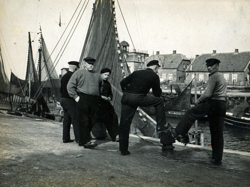 f9745