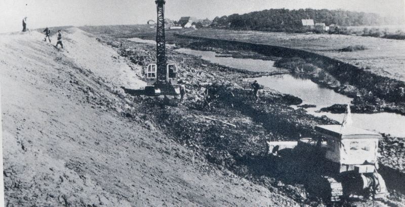 E375