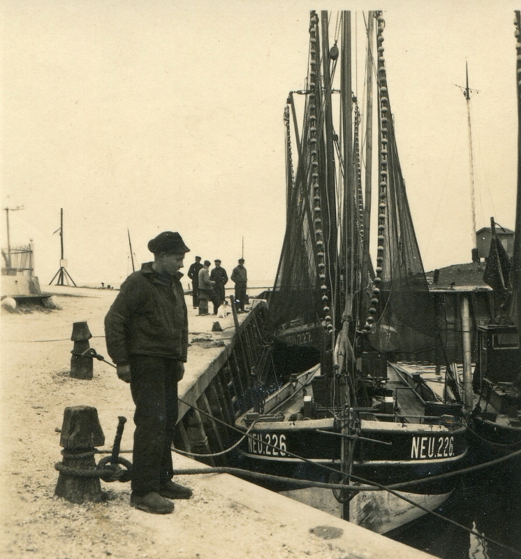f9775